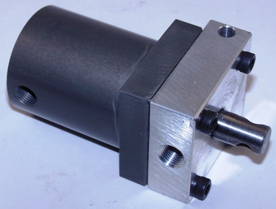 INTERNATIONAL. PATTERN CLAMP CYLINDER. ONLY
